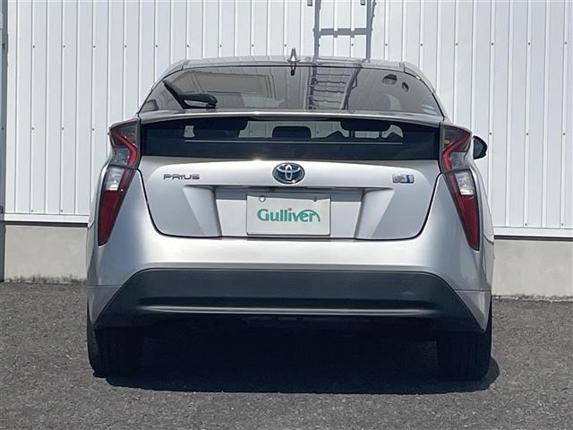 プリウス Ｓ　純正ナビ　フルセグＴＶ　バックカメラ　トヨタセーフティセンス　車両接近通報装置　革巻きステアリング　ステアリングリモコン　オートライト　ＬＥＤライト　電動格納ミラー　ウィンカーミラー　社外ＥＴＣ（35枚目）