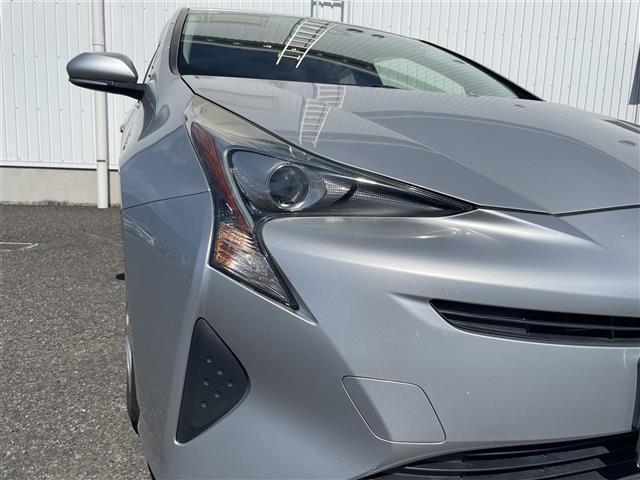 プリウス Ｓ　純正ナビ　フルセグＴＶ　バックカメラ　トヨタセーフティセンス　車両接近通報装置　革巻きステアリング　ステアリングリモコン　オートライト　ＬＥＤライト　電動格納ミラー　ウィンカーミラー　社外ＥＴＣ（38枚目）