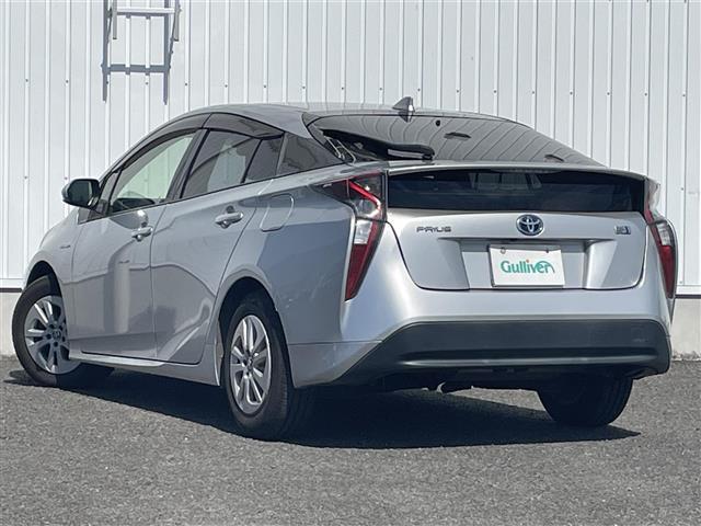 プリウス Ｓ　純正ナビ　フルセグＴＶ　バックカメラ　トヨタセーフティセンス　車両接近通報装置　革巻きステアリング　ステアリングリモコン　オートライト　ＬＥＤライト　電動格納ミラー　ウィンカーミラー　社外ＥＴＣ（43枚目）