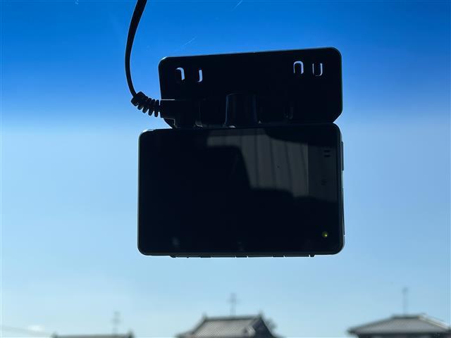 Ｎ－ＢＯＸカスタム Ｇ・Ｌパッケージ　社外ナビバックカメラアイドリングストップ横滑り防止機能ステアリングリモコン電動格納ミラーウィンカーミラーオートライトフォグランプＨＩＤライト社外ＥＴＣ前方ドライブレコーダードアバイザー社外フロアマット（17枚目）