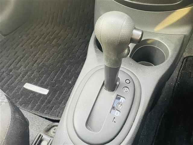 ノート X エマージェンシーブレーキパッケージ 純正ナビAM/FM/CD/DVD/USB/Ipod/Bt/AUX/DTVバックカメラエマージェンシーブレーキ電動格納ミラーヘッドライトレベライザースマートキー純正フロアマット純正ドアバイザー(7枚目)