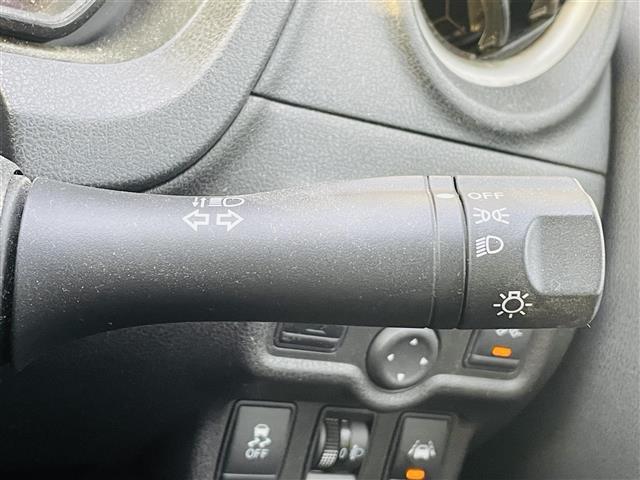 ノート X エマージェンシーブレーキパッケージ 純正ナビAM/FM/CD/DVD/USB/Ipod/Bt/AUX/DTVバックカメラエマージェンシーブレーキ電動格納ミラーヘッドライトレベライザースマートキー純正フロアマット純正ドアバイザー(9枚目)