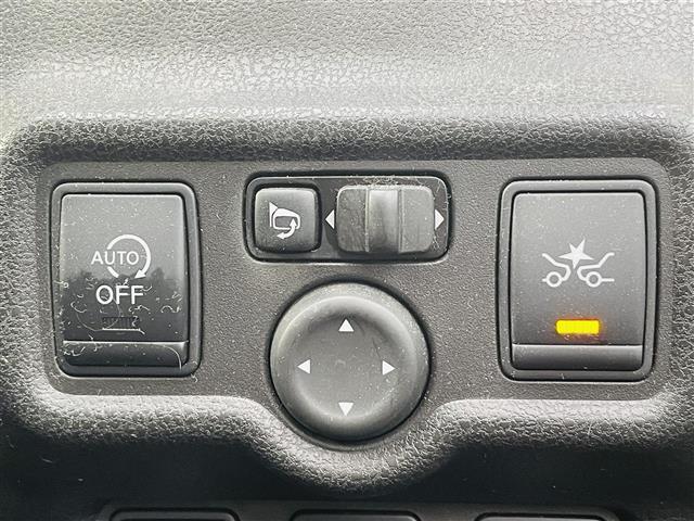 ノート X エマージェンシーブレーキパッケージ 純正ナビAM/FM/CD/DVD/USB/Ipod/Bt/AUX/DTVバックカメラエマージェンシーブレーキ電動格納ミラーヘッドライトレベライザースマートキー純正フロアマット純正ドアバイザー(12枚目)