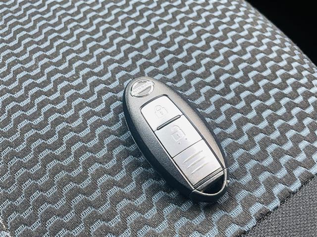 ノート X エマージェンシーブレーキパッケージ 純正ナビAM/FM/CD/DVD/USB/Ipod/Bt/AUX/DTVバックカメラエマージェンシーブレーキ電動格納ミラーヘッドライトレベライザースマートキー純正フロアマット純正ドアバイザー(19枚目)