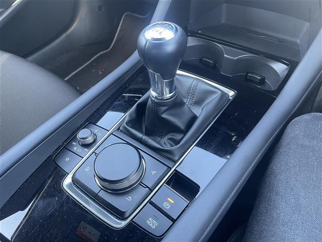 MAZDA3ファストバック 20S レトロスポーツエディション 純正ナビ/アンドロイドオート/アップルカープレイ/フルセグTV/全方位カメラ/レーダークルーズコントロール/ブラインドスポットモニター/ヘッドアップディスプレイ/前後ドライブレコーダー/ETC(11枚目)