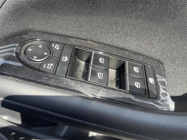 MAZDA3ファストバック 20S レトロスポーツエディション 純正ナビ/アンドロイドオート/アップルカープレイ/フルセグTV/全方位カメラ/レーダークルーズコントロール/ブラインドスポットモニター/ヘッドアップディスプレイ/前後ドライブレコーダー/ETC(26枚目)