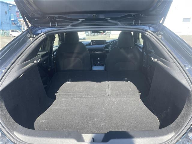 MAZDA3ファストバック 20S レトロスポーツエディション 純正ナビ/アンドロイドオート/アップルカープレイ/フルセグTV/全方位カメラ/レーダークルーズコントロール/ブラインドスポットモニター/ヘッドアップディスプレイ/前後ドライブレコーダー/ETC(32枚目)