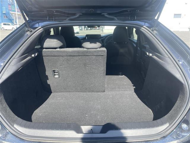 MAZDA3ファストバック 20S レトロスポーツエディション 純正ナビ/アンドロイドオート/アップルカープレイ/フルセグTV/全方位カメラ/レーダークルーズコントロール/ブラインドスポットモニター/ヘッドアップディスプレイ/前後ドライブレコーダー/ETC(33枚目)
