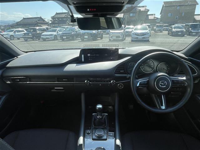 MAZDA3ファストバック 20S レトロスポーツエディション 純正ナビ/アンドロイドオート/アップルカープレイ/フルセグTV/全方位カメラ/レーダークルーズコントロール/ブラインドスポットモニター/ヘッドアップディスプレイ/前後ドライブレコーダー/ETC(42枚目)