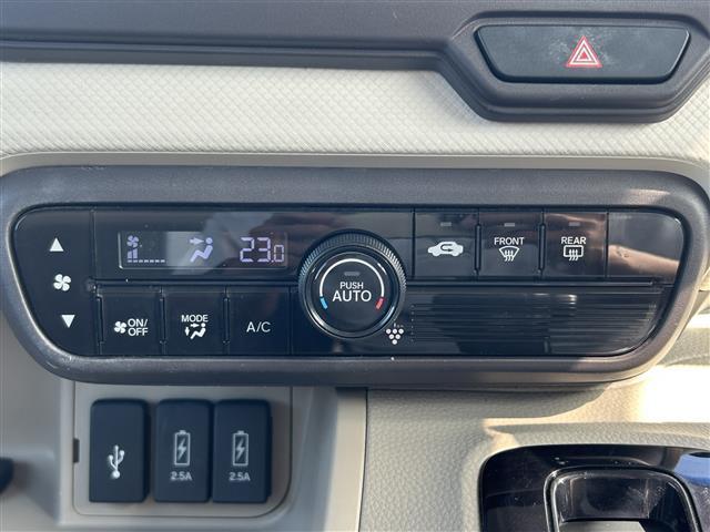 N-BOX G・EXホンダセンシング 純正ナビバックカメラホンダセンシング後方コーナーセンサーステアリングリモコン電動格納ミラーウィンカーミラー片側パワースライドドア前方ドライブレコーダードアバイザービルトインETC純正フロアマット(11枚目)