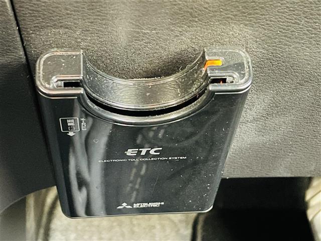 セレナ ハイウェイスター プロパイロットエディション 純正ナビフルセグTVバックカメラフリップダウンモニタープロパイロット衝突軽減ブレーキレーンキープアシスト標識認識機能横滑り防止装置両側電動スライドドアETC電動パーキングブレーキオートホールドブレーキ(19枚目)