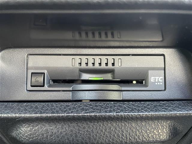 ヴォクシー ZS 煌II 純正ナビフリップダウンバックカメラトヨタセーフティセンス前後コーナーセンサー革巻きステアリングステアリングリモコン純正後席用モニターオートライトLEDライトフォグランプルトインETC(15枚目)