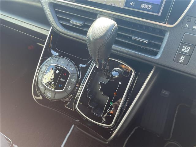 ヴォクシー ZS 煌II 純正ナビフリップダウンバックカメラトヨタセーフティセンス前後コーナーセンサー革巻きステアリングステアリングリモコン純正後席用モニターオートライトLEDライトフォグランプルトインETC(19枚目)