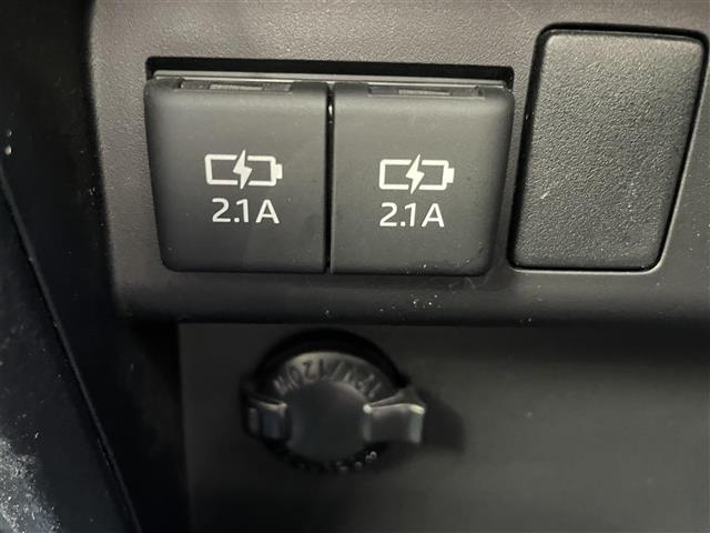 ヴォクシー ZS 煌II 純正ナビフリップダウンバックカメラトヨタセーフティセンス前後コーナーセンサー革巻きステアリングステアリングリモコン純正後席用モニターオートライトLEDライトフォグランプルトインETC(22枚目)