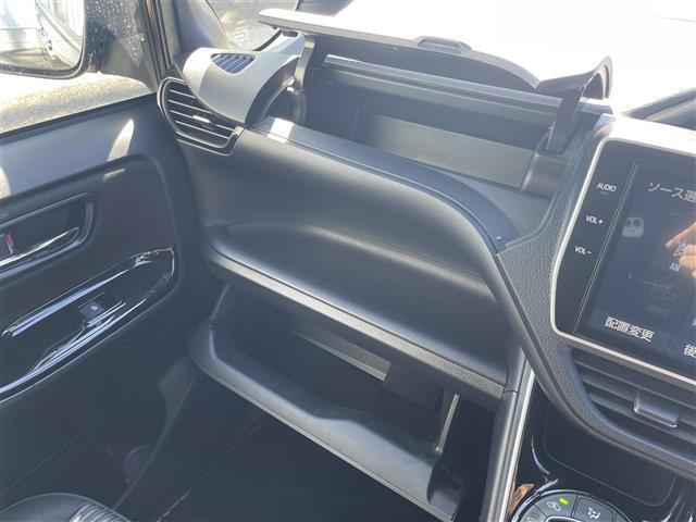 ヴォクシー ZS 煌II 純正ナビフリップダウンバックカメラトヨタセーフティセンス前後コーナーセンサー革巻きステアリングステアリングリモコン純正後席用モニターオートライトLEDライトフォグランプルトインETC(25枚目)