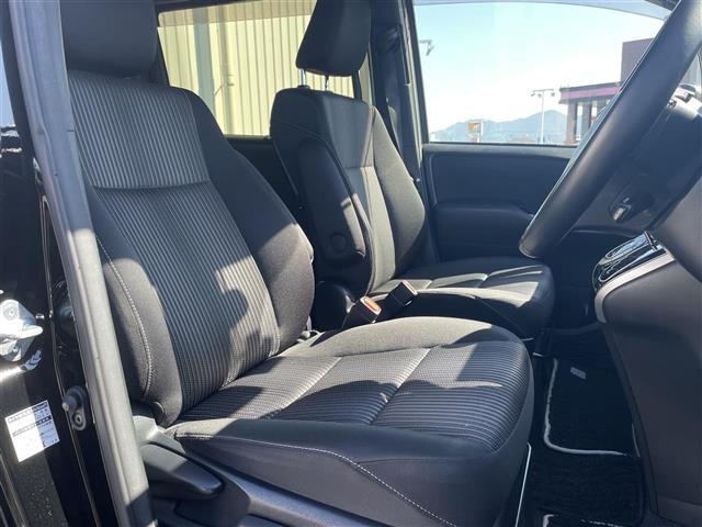 ヴォクシー ZS 煌II 純正ナビフリップダウンバックカメラトヨタセーフティセンス前後コーナーセンサー革巻きステアリングステアリングリモコン純正後席用モニターオートライトLEDライトフォグランプルトインETC(27枚目)