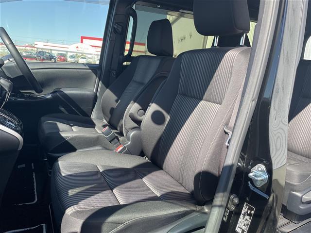 ヴォクシー ZS 煌II 純正ナビフリップダウンバックカメラトヨタセーフティセンス前後コーナーセンサー革巻きステアリングステアリングリモコン純正後席用モニターオートライトLEDライトフォグランプルトインETC(29枚目)