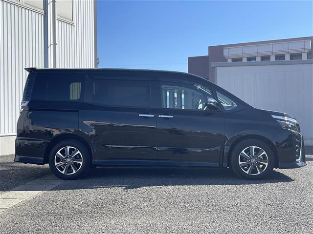 ヴォクシー ZS 煌II 純正ナビフリップダウンバックカメラトヨタセーフティセンス前後コーナーセンサー革巻きステアリングステアリングリモコン純正後席用モニターオートライトLEDライトフォグランプルトインETC(38枚目)