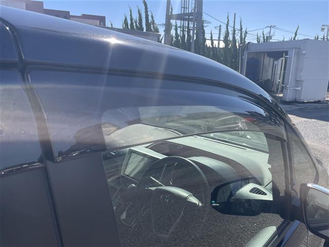 ヴォクシー ZS 煌II 純正ナビフリップダウンバックカメラトヨタセーフティセンス前後コーナーセンサー革巻きステアリングステアリングリモコン純正後席用モニターオートライトLEDライトフォグランプルトインETC(40枚目)