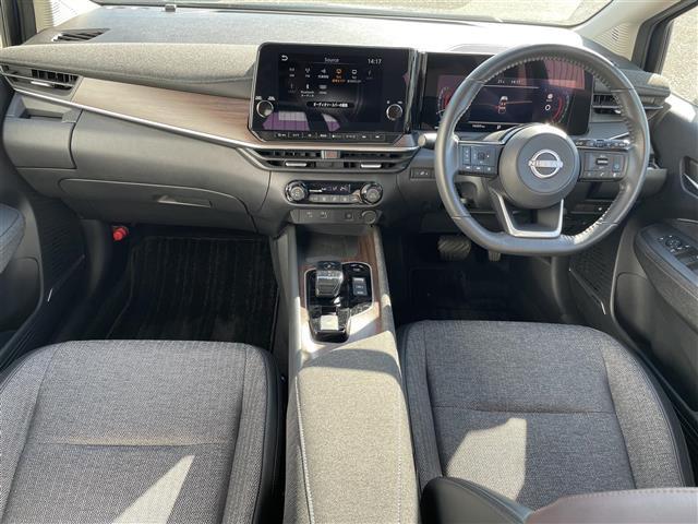 オーラ G 純正ナビフルセグTVアラウンドビューモニターエマージェンシーブレーキ側方支援後側方支援標識認識機能ふらつき警報オートマチックハイビームプロパイロットBOSEサウンドシステム置くだけ充電デジタルミラー(3枚目)