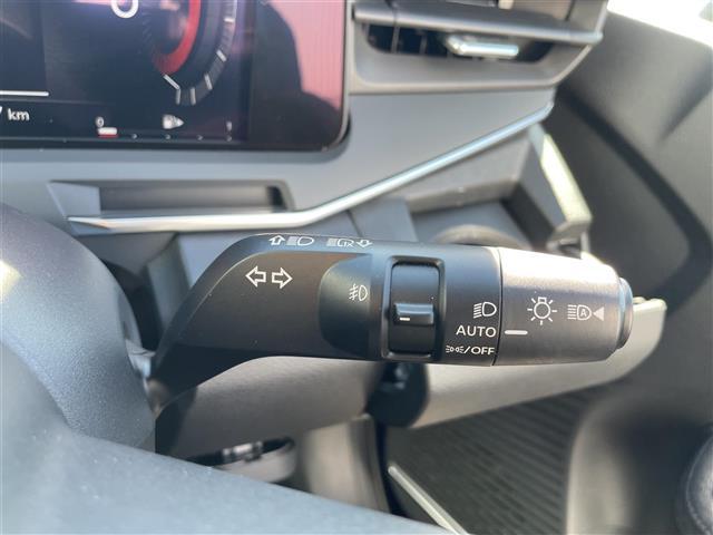 オーラ G 純正ナビフルセグTVアラウンドビューモニターエマージェンシーブレーキ側方支援後側方支援標識認識機能ふらつき警報オートマチックハイビームプロパイロットBOSEサウンドシステム置くだけ充電デジタルミラー(10枚目)