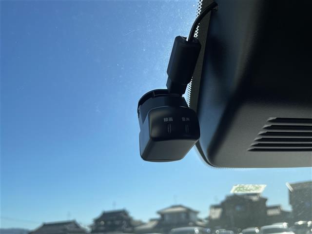 オーラ G 純正ナビフルセグTVアラウンドビューモニターエマージェンシーブレーキ側方支援後側方支援標識認識機能ふらつき警報オートマチックハイビームプロパイロットBOSEサウンドシステム置くだけ充電デジタルミラー(14枚目)