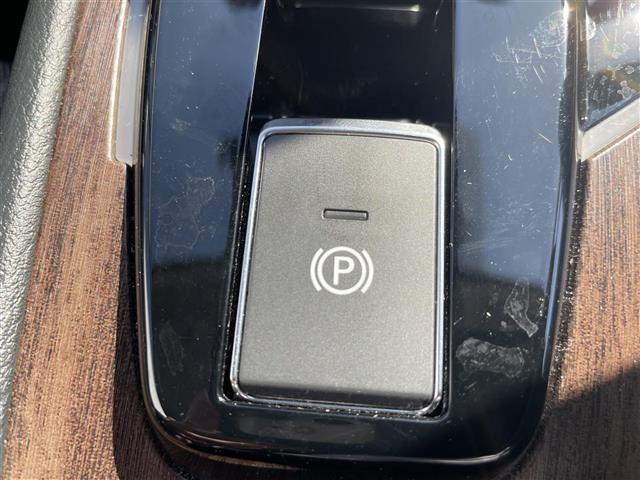 オーラ G 純正ナビフルセグTVアラウンドビューモニターエマージェンシーブレーキ側方支援後側方支援標識認識機能ふらつき警報オートマチックハイビームプロパイロットBOSEサウンドシステム置くだけ充電デジタルミラー(17枚目)