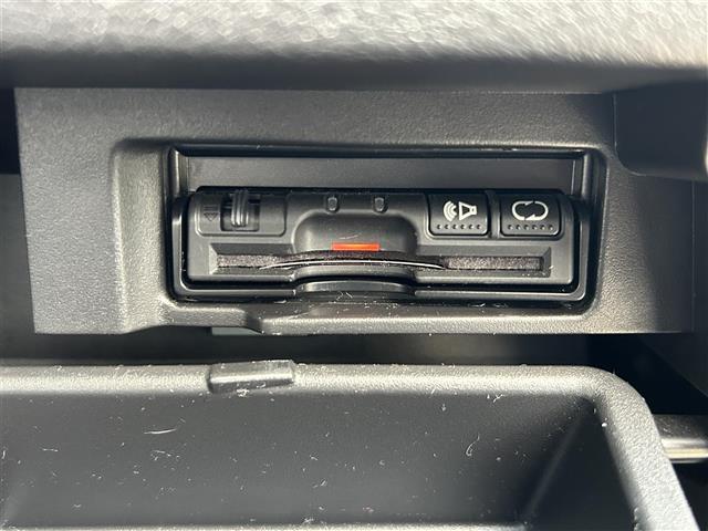 セレナ ハイウェイスター　プロパイロットエディション　純正ナビフルセグＴＶアラウンドビューモニターフリップダウンモニタープロパイロットエマージェンシーブレーキレーンキープアシスト横滑り防止ＥＴＣ両側電動スライドドア革巻きステアリングステアリングスイッチ（15枚目）