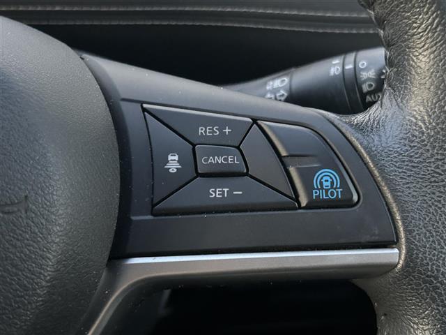 セレナ ハイウェイスター 25thスペシャルセレクションB 純正ナビ:フルセグTV/BT/DVD/AM,FM バックカメラ 追従型クルーズコントロール、レーンキープアシスト、標識検知機能 ドライブレコーダー、ETC、純正フロアマット(10枚目)