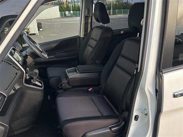 セレナ ハイウェイスター 25thスペシャルセレクションB 純正ナビ:フルセグTV/BT/DVD/AM,FM バックカメラ 追従型クルーズコントロール、レーンキープアシスト、標識検知機能 ドライブレコーダー、ETC、純正フロアマット(29枚目)