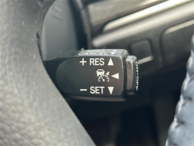 クラウンハイブリッド アスリートＳ　純正ナビ　フルセグ　ＤＶＤ再生　Ｂｌｕｅｔｏｏｔｈ　バックカメラ　追従クルーズコントロール　レーンキープアシスト　ＬＥＤオートライト　シートヒーター　パワーシート　ドラレコ　ＥＴＣ　純正１７ＡＷ（12枚目）