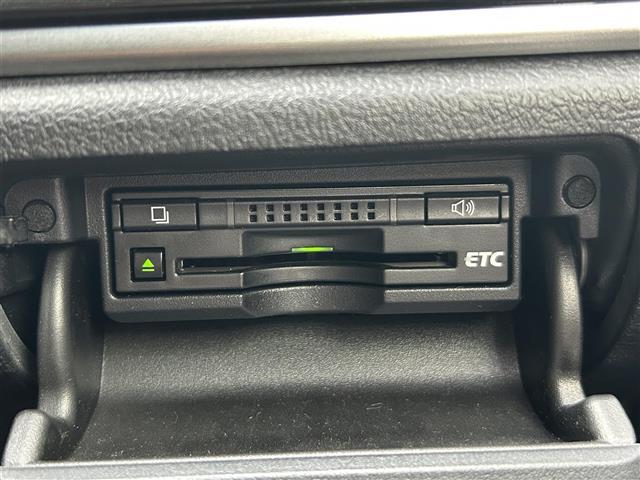 クラウンハイブリッド アスリートＳ　純正ナビ　フルセグ　ＤＶＤ再生　Ｂｌｕｅｔｏｏｔｈ　バックカメラ　追従クルーズコントロール　レーンキープアシスト　ＬＥＤオートライト　シートヒーター　パワーシート　ドラレコ　ＥＴＣ　純正１７ＡＷ（15枚目）