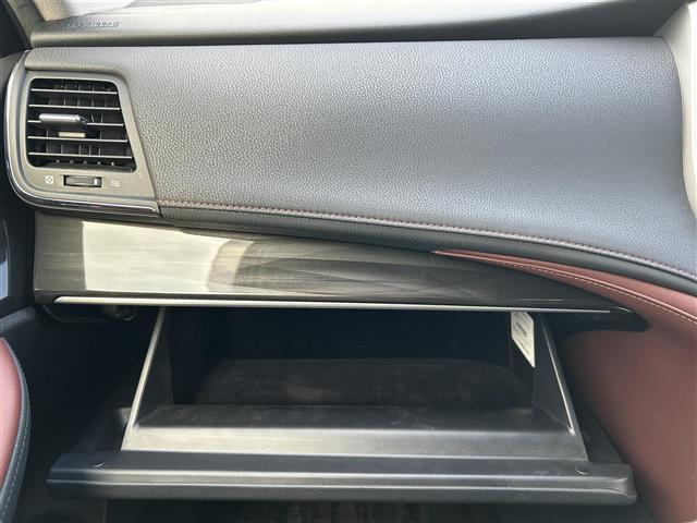 クラウンハイブリッド アスリートＳ　純正ナビ　フルセグ　ＤＶＤ再生　Ｂｌｕｅｔｏｏｔｈ　バックカメラ　追従クルーズコントロール　レーンキープアシスト　ＬＥＤオートライト　シートヒーター　パワーシート　ドラレコ　ＥＴＣ　純正１７ＡＷ（23枚目）