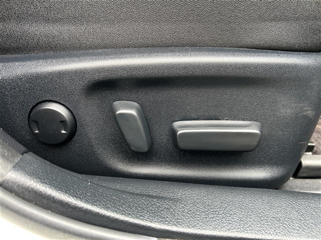 クラウンハイブリッド アスリートＳ　純正ナビ　フルセグ　ＤＶＤ再生　Ｂｌｕｅｔｏｏｔｈ　バックカメラ　追従クルーズコントロール　レーンキープアシスト　ＬＥＤオートライト　シートヒーター　パワーシート　ドラレコ　ＥＴＣ　純正１７ＡＷ（29枚目）