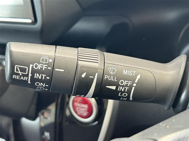 Ｎ－ＢＯＸ Ｇ　ＳＳパッケージ　純正８インチナビ　フルセグ　ＤＶＤ再生　Ｂｌｕｅｔｏｏｔｈ　バックカメラ　両側パワースライドドア　衝突軽減ブレーキ　ＨＩＤオートライト　シートヒーター　ビルトインＥＴＣ　スマートキー（12枚目）