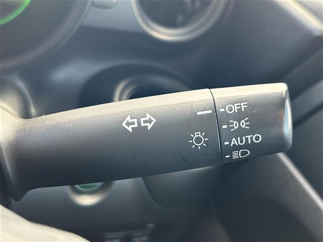 Ｎ－ＢＯＸ Ｇ　ＳＳパッケージ　純正８インチナビ　フルセグ　ＤＶＤ再生　Ｂｌｕｅｔｏｏｔｈ　バックカメラ　両側パワースライドドア　衝突軽減ブレーキ　ＨＩＤオートライト　シートヒーター　ビルトインＥＴＣ　スマートキー（13枚目）