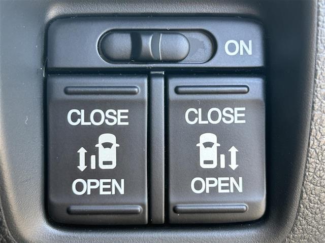 Ｎ－ＢＯＸ Ｇ　ＳＳパッケージ　純正８インチナビ　フルセグ　ＤＶＤ再生　Ｂｌｕｅｔｏｏｔｈ　バックカメラ　両側パワースライドドア　衝突軽減ブレーキ　ＨＩＤオートライト　シートヒーター　ビルトインＥＴＣ　スマートキー（17枚目）