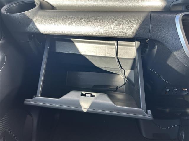 Ｎ－ＢＯＸ Ｇ　ＳＳパッケージ　純正８インチナビ　フルセグ　ＤＶＤ再生　Ｂｌｕｅｔｏｏｔｈ　バックカメラ　両側パワースライドドア　衝突軽減ブレーキ　ＨＩＤオートライト　シートヒーター　ビルトインＥＴＣ　スマートキー（24枚目）