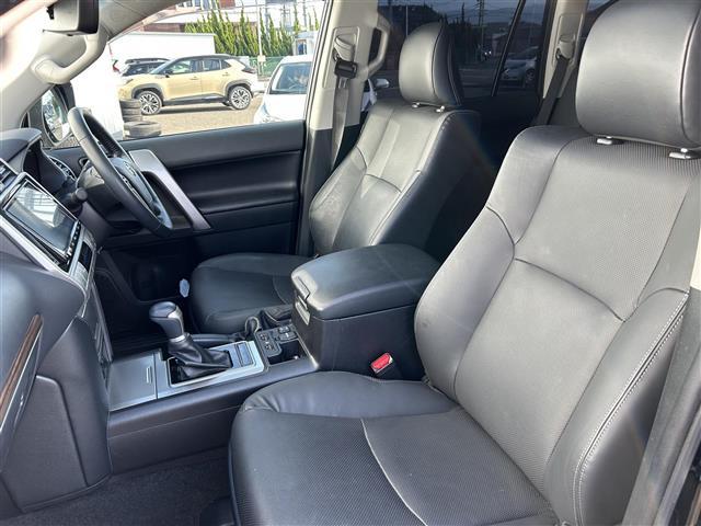 ランドクルーザープラド TX Lパッケージ マットブラックエディション サンルーフ レザーエアシート 純正9インチナビ フルセグ DVD再生 バックカメラ 追従クルーズコントロール LEDオートライト シートベンチレーション 前後ドラレコ ETC 純正18AW(10枚目)