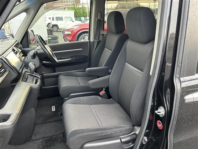 ステップワゴンスパーダ スパーダ　純正ナビ　フリップダウンモニター　フルセグ　ＤＶＤ再生　Ｂｌｕｅｔｏｏｔｈ　バックカメラ　パワースライドドア　クルーズコントロール　ＬＥＤオートライト　ドライブレコーダー　ＥＴＣ（10枚目）