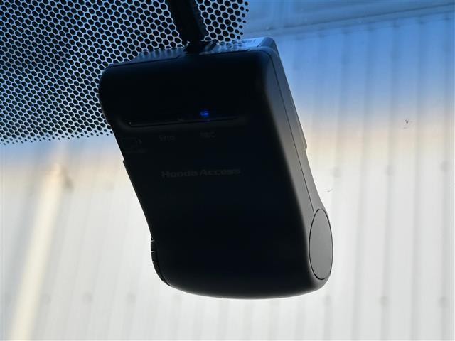 ステップワゴンスパーダ スパーダ　純正ナビ　フリップダウンモニター　フルセグ　ＤＶＤ再生　Ｂｌｕｅｔｏｏｔｈ　バックカメラ　パワースライドドア　クルーズコントロール　ＬＥＤオートライト　ドライブレコーダー　ＥＴＣ（23枚目）