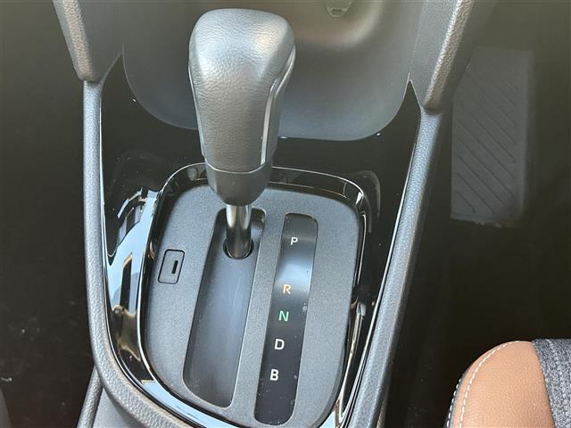 ヤリスクロス ハイブリッドＺ　アドベンチャー　純正ナビ　フルセグ　ＤＶＤ再生　Ｂｌｕｅｔｏｏｔｈ　パノラマモニター　ＡＣＣ　ＬＫＡＳ　シートヒーター　ステアリングヒーター　ＬＥＤオートライト　前後ドラレコ　ＥＴＣ　純正１８ＡＷ（9枚目）