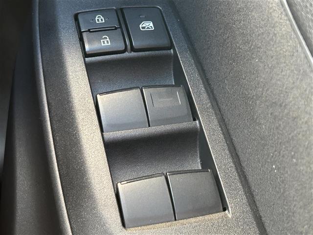 ヤリスクロス ハイブリッドＺ　アドベンチャー　純正ナビ　フルセグ　ＤＶＤ再生　Ｂｌｕｅｔｏｏｔｈ　パノラマモニター　ＡＣＣ　ＬＫＡＳ　シートヒーター　ステアリングヒーター　ＬＥＤオートライト　前後ドラレコ　ＥＴＣ　純正１８ＡＷ（22枚目）