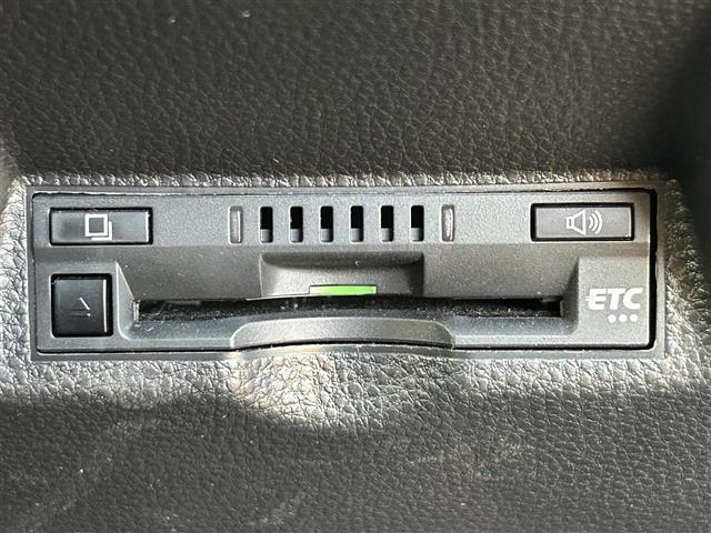 ヤリスクロス ハイブリッドＺ　アドベンチャー　純正ナビ　フルセグ　ＤＶＤ再生　Ｂｌｕｅｔｏｏｔｈ　パノラマモニター　ＡＣＣ　ＬＫＡＳ　シートヒーター　ステアリングヒーター　ＬＥＤオートライト　前後ドラレコ　ＥＴＣ　純正１８ＡＷ（24枚目）