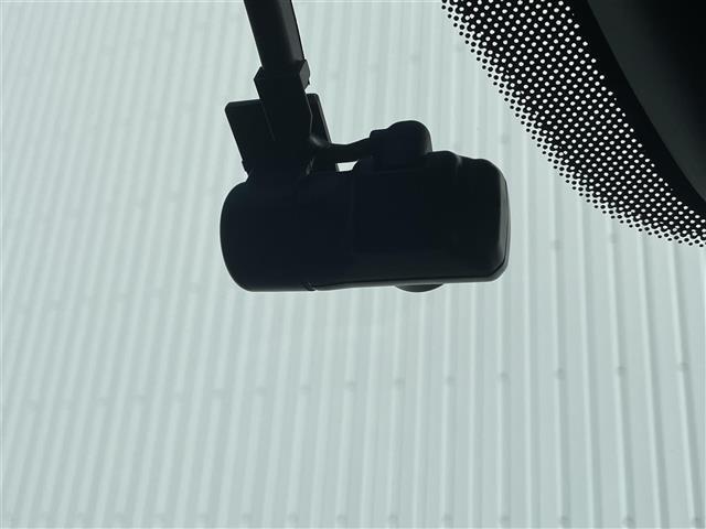 ＣＸ－８ ＸＤ　ブラックトーンエディション　純正１０．２５型ナビ　３６０°カメラ　フルセグ　ＢＴ　ＡＣＣ　ＬＫＡＳ　ＬＥＤライト　メモリーパワーシート　シートヒーター　ステアリングヒーター　ワイヤレス充電　前後ドラレコ　ＥＴＣ　純正１９ＡＷ（17枚目）