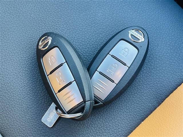 キックス Ｘ　ツートーンインテリアエディション　プロパイロット　純正ナビ　フルセグ　ＤＶＤ再生　Ｂｌｕｅｔｏｏｔｈ　アラウンドビューモニター　デジタルインナーミラー　パワーシート　シートヒーター　ＬＥＤライト　前後ドラレコ　ＥＴＣ　純正１７ＡＷ（24枚目）