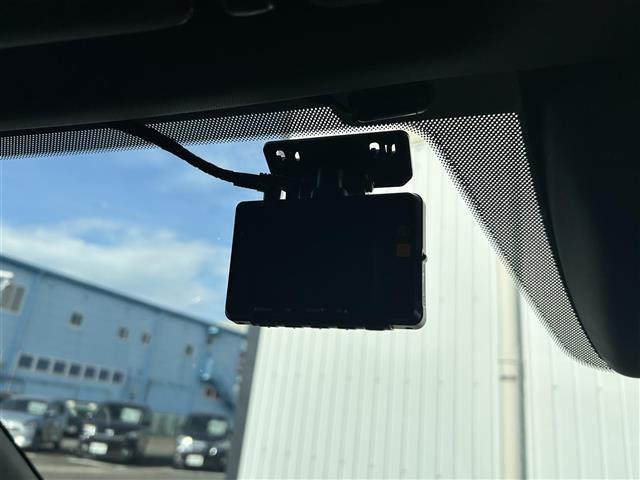 ＣＸ－８ ＸＤ　Ｌパッケージ　レザーエアシート　ＢＯＳＥ　フリップダウンモニター　純正ナビ　フルセグ　ＤＶＤ再生　ＢＴ　３６０°カメラ　ＡＣＣ　ＬＫＡＳ　メモリーパワーシート　パワーバックドア　前後ドラレコ　ＥＴＣ　純正１９ＡＷ（22枚目）