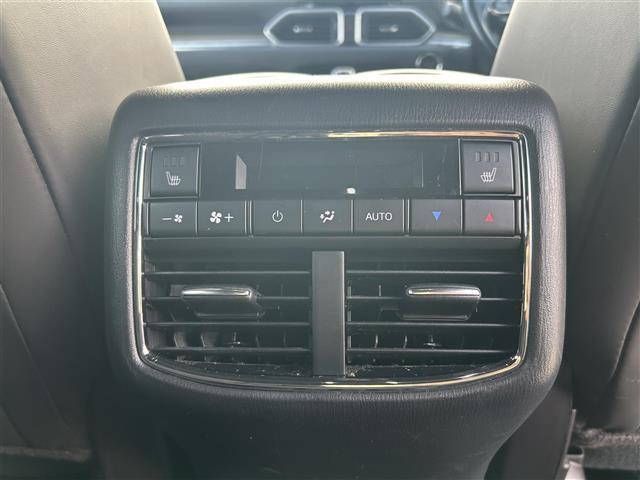 ＣＸ－８ ＸＤ　Ｌパッケージ　レザーエアシート　ＢＯＳＥ　フリップダウンモニター　純正ナビ　フルセグ　ＤＶＤ再生　ＢＴ　３６０°カメラ　ＡＣＣ　ＬＫＡＳ　メモリーパワーシート　パワーバックドア　前後ドラレコ　ＥＴＣ　純正１９ＡＷ（31枚目）