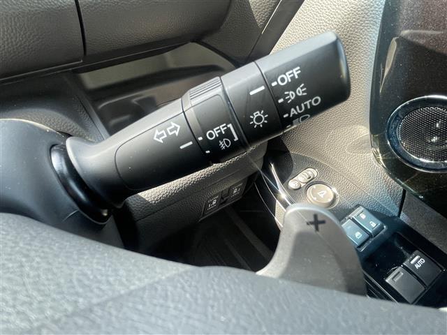 N-BOXカスタム G・Lターボホンダセンシング 純正ナビ バックカメラ ホンダセンシング 革巻きステアリング ステアリングスイッチ パドルシフト 前後ドライブレコーダー ETC 無限アルミホイール ハーフレザーシート 前席シートヒータ オートライト(13枚目)