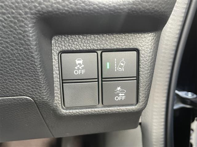 N-BOXカスタム G・Lターボホンダセンシング 純正ナビ バックカメラ ホンダセンシング 革巻きステアリング ステアリングスイッチ パドルシフト 前後ドライブレコーダー ETC 無限アルミホイール ハーフレザーシート 前席シートヒータ オートライト(17枚目)